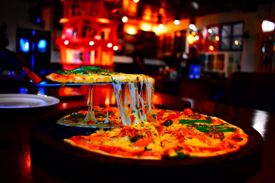 Azul Ultra Lounge: The Best Pizza in McAllen for a Luxurious Night Out